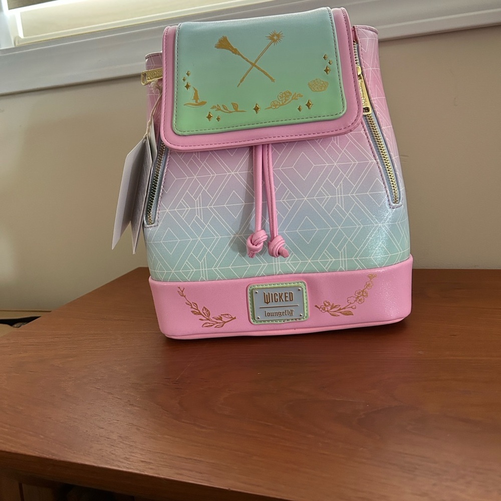 ✨💜💖Loungefly Wicked Iridescent Ombre Mini Backpack💖💜✨ - Picture 10 of 10